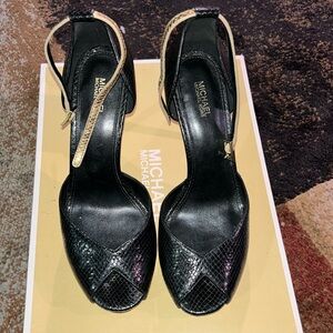 MICHAEL KORS WOMAN SANDAL